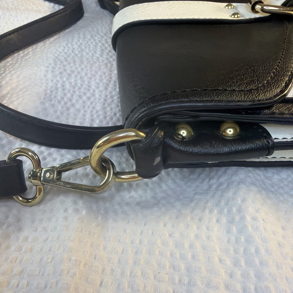 Charming Charlie Black And White Color Black Crossbody Bag - Picture 6 of 7